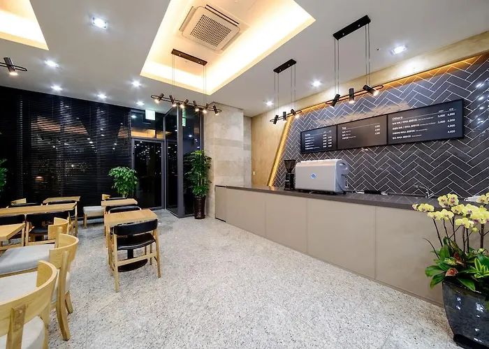 Benikea Premier Yeouido 3*
